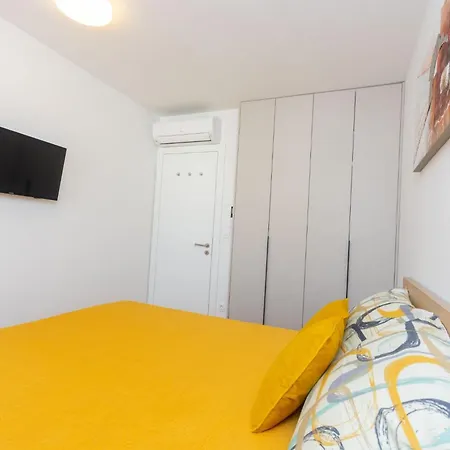 Apartmán - Free Parking In Garage , Seaview , Quiet Neighbourhood