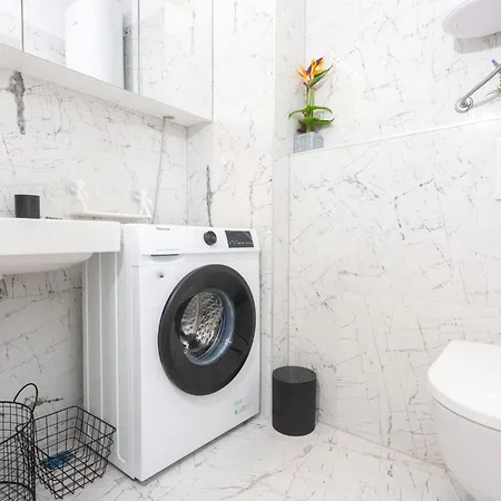 Apartmán - Free Parking In Garage , Seaview , Quiet Neighbourhood *