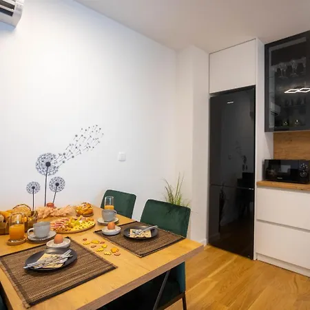 - Free Parking In Garage , Seaview , Quiet Neighbourhood Appartement