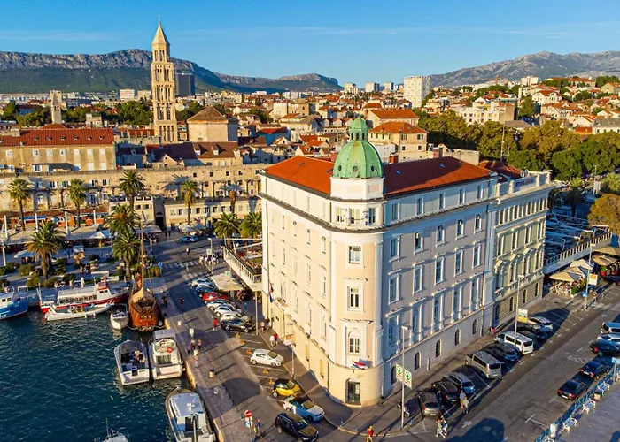 Apartament - Free Parking In Garage , Mountain And Seaview , Quiet Neighbourhood Split